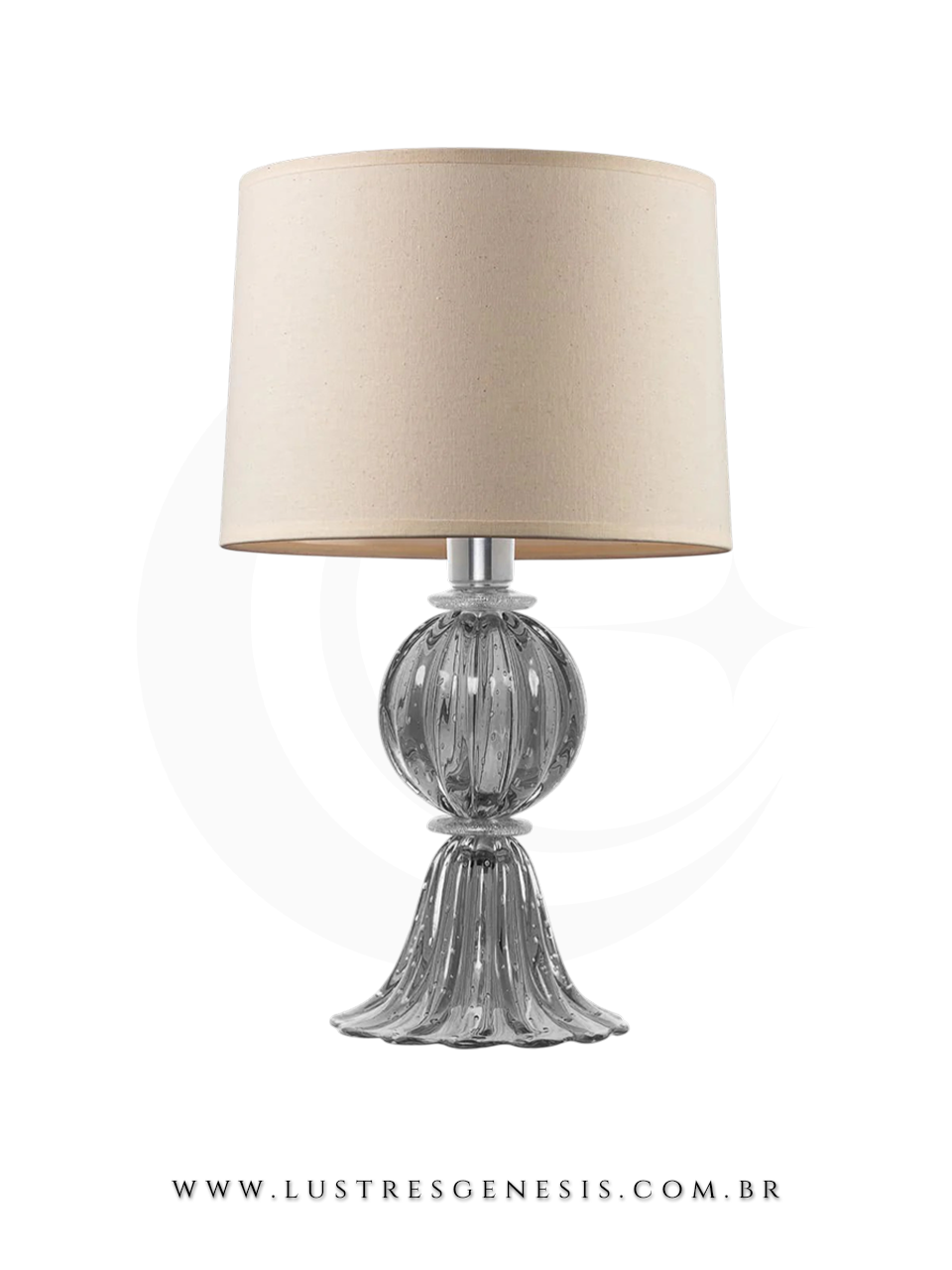 O abajur de mesa Murano Verona Uno preto apresenta design moderno com base em vidro trabalhado e acabamento elegante.